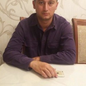 Алишер Хакимов, 46 лет